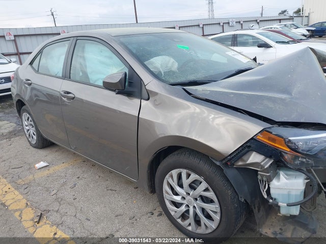 Toyota COROLLA LE 2018 5YFBURHE8JP762520 Image 13