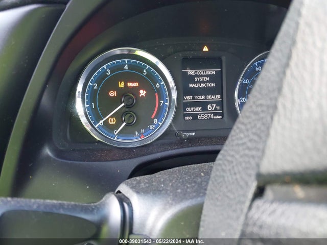 Toyota COROLLA LE 2018 5YFBURHE8JP762520 Image 7