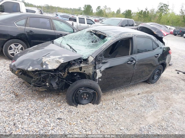 Toyota COROLLA LE 2018 5YFBURHE0JP738034 Image 2