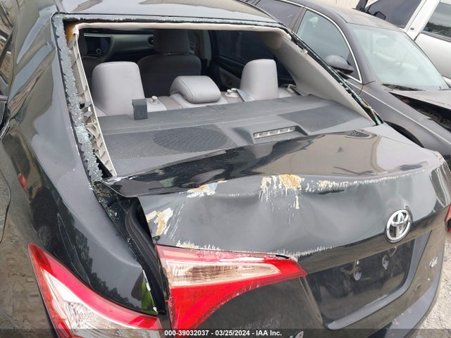 Toyota COROLLA LE 2018 5YFBURHE0JP738034 Image 6