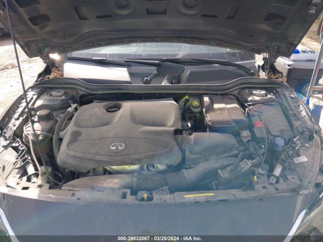 SJKCH5CR8HA022795 Infiniti Qx30 Premium