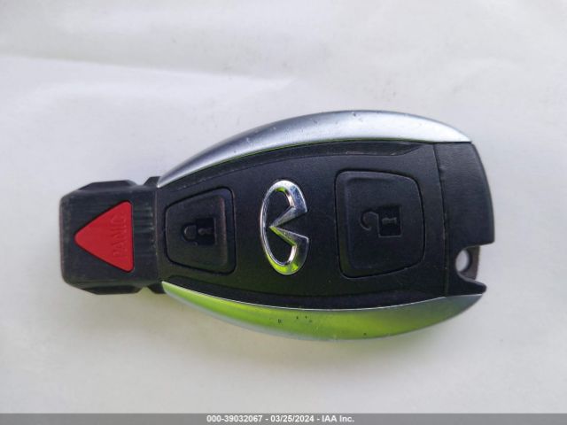 SJKCH5CR8HA022795 Infiniti Qx30 Premium