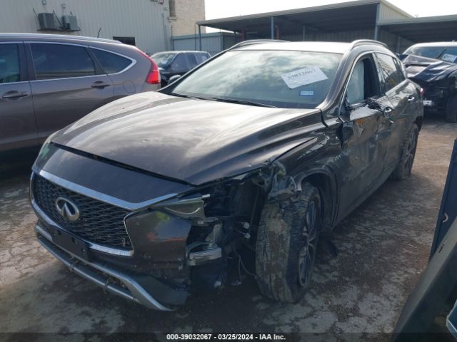 SJKCH5CR8HA022795 Infiniti Qx30 Premium