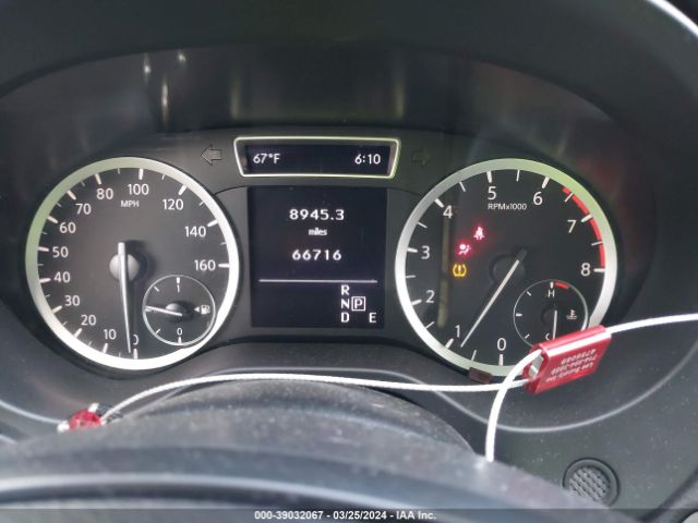 SJKCH5CR8HA022795 Infiniti Qx30 Premium