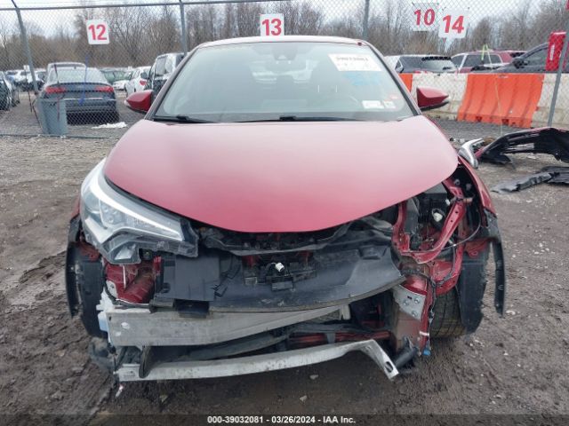 NMTKHMBX2JR004017 Toyota C-hr Xle Premium