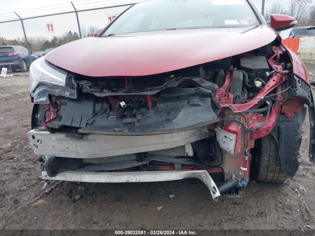 NMTKHMBX2JR004017 Toyota C-hr Xle Premium