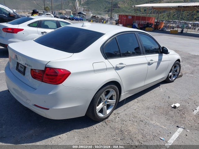 BMW 328I 2015 WBA3C1C51FP852582 Image 4