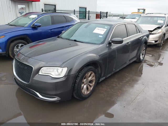 Chrysler 300 Limited 2015 2C3CCAAG0FH930060 Image 2