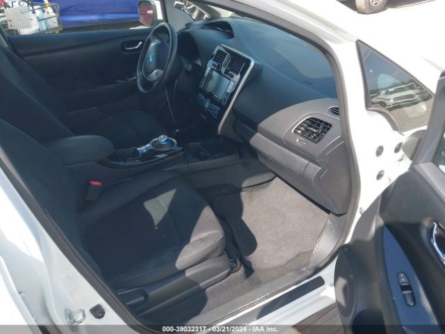 1N4BZ0CP0HC303352 Nissan LEAF SV