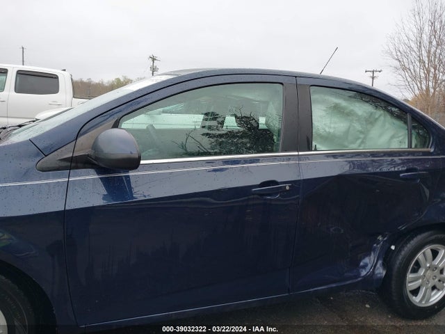 Chevrolet Sonic Lt Auto 2015 1G1JC5SH3F4220514 Image 14