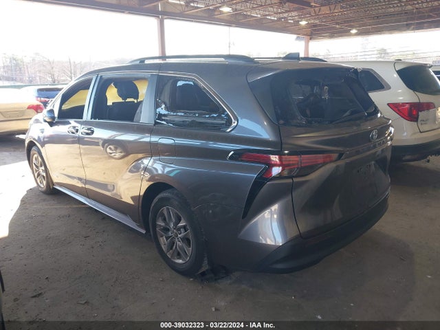Toyota SIENNA XLE 2021 5TDJRKEC6MS062742 Image 3