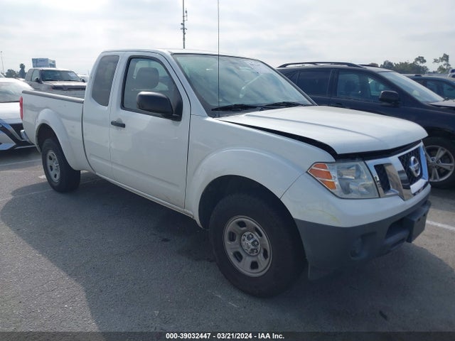2015 1N6BD0CT9FN758995 main image