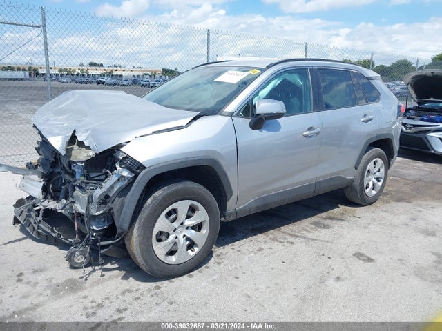 Toyota RAV4 LE 2021 2T3K1RFV0MC087124 Image 2