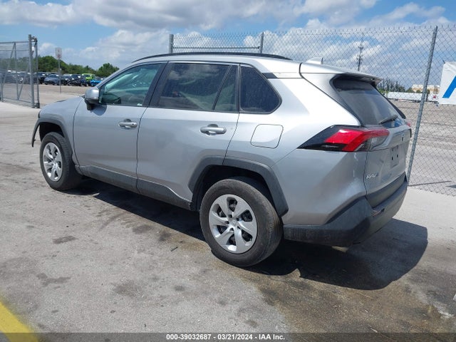 Toyota RAV4 LE 2021 2T3K1RFV0MC087124 Image 3