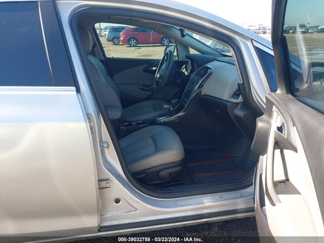 1G4PP5SK0F4202825 Buick Verano