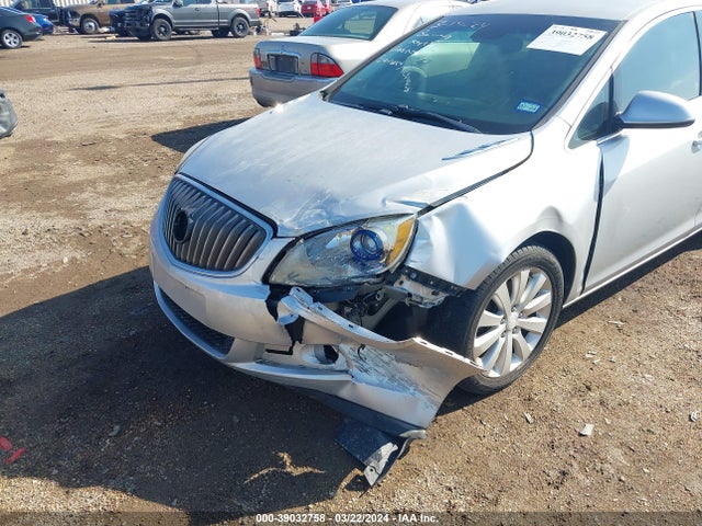 1G4PP5SK0F4202825 Buick Verano