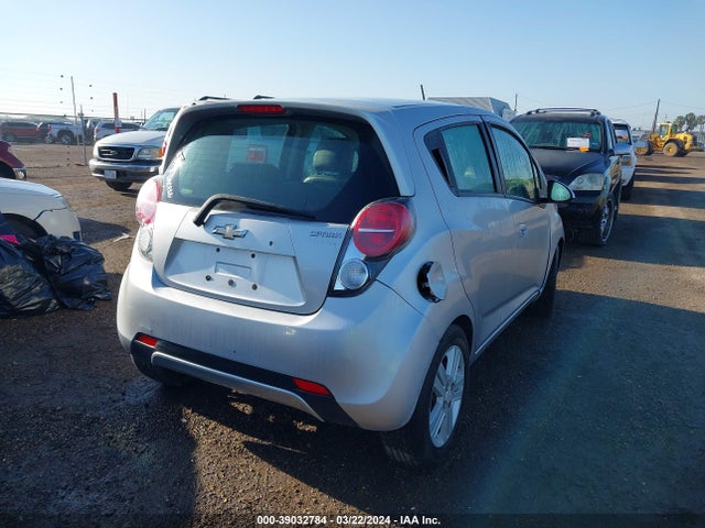 Chevrolet Spark 1lt Auto 2014 KL8CD6S94EC519180 Image 4