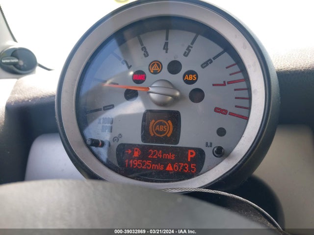2010 MINI COOPER WMWMF3C57ATZ24554 Photo 6