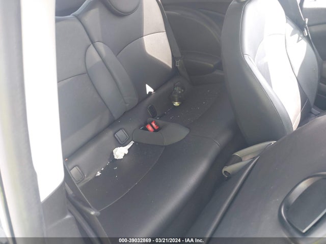 2010 MINI COOPER WMWMF3C57ATZ24554 Photo 7