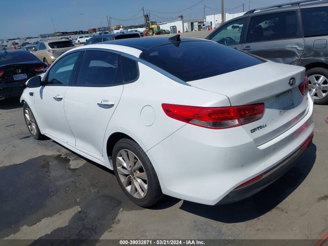 KIA OPTIMA EX 2018 5XXGU4L33JG196323 Image 3