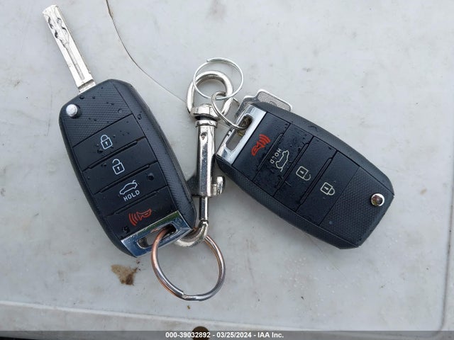 Продажа на аукционе авто 2015 Kia Optima Lx, vin: KNAGM4A79F5587605, номер лота: 39032892