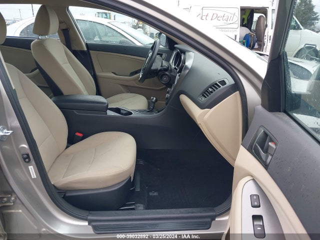 Продажа на аукционе авто 2015 Kia Optima Lx, vin: KNAGM4A79F5587605, номер лота: 39032892