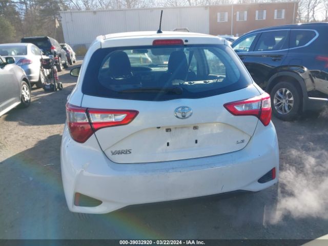 VNKKTUD32JA095711 Toyota YARIS LE