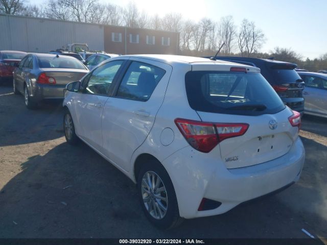VNKKTUD32JA095711 Toyota YARIS LE