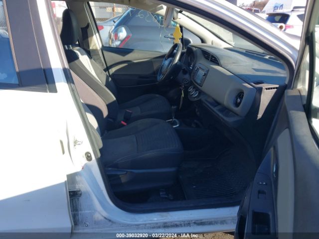 VNKKTUD32JA095711 Toyota YARIS LE