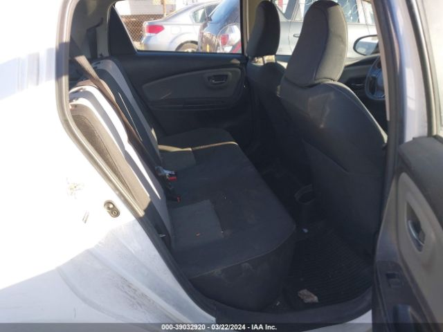 VNKKTUD32JA095711 Toyota YARIS LE
