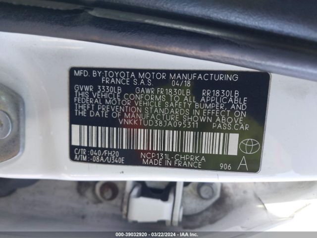 VNKKTUD32JA095711 Toyota YARIS LE