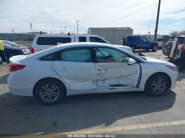 Hyundai SONATA SE 2015 5NPE24AF3FH122342 Image 13