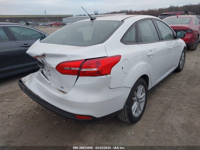 Ford FOCUS SE 2018 1FADP3F26JL267396 Image 4