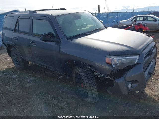 Toyota 4RUNNER SR5 2022 JTEMU5JR0N6077712 main image