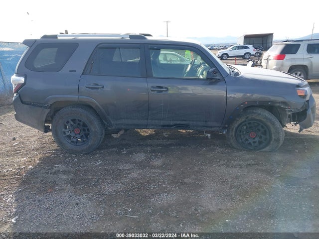 Toyota 4RUNNER SR5 2022 JTEMU5JR0N6077712 Image 14