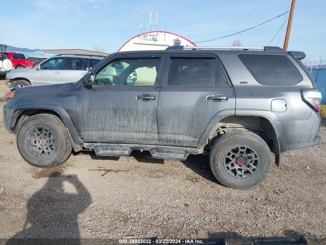 Toyota 4RUNNER SR5 2022 JTEMU5JR0N6077712 Image 15