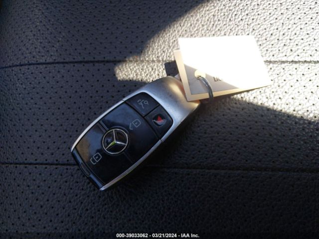 WDDZF4KB2HA136704 Mercedes-Benz E 300 4matic