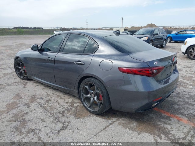 ZARFAECNXH7552335 Alfa Romeo Giulia Ti Rwd