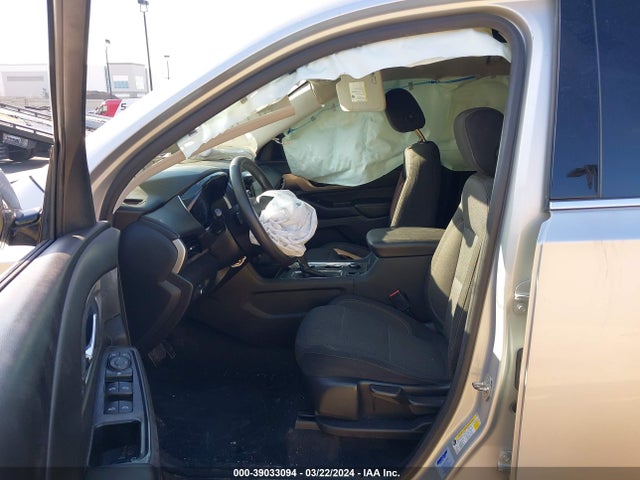 Chevrolet Traverse Ls 2018 1GNEVFKW7JJ187042 Image 5