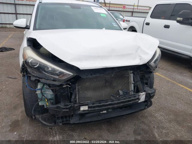 KM8J33A44GU148570 Hyundai TUCSON SE