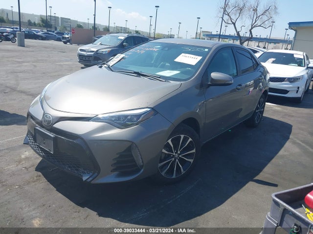 Toyota COROLLA SE 2017 5YFBURHE5HP684014 Image 2