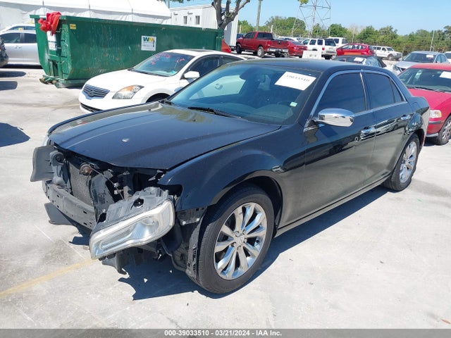 2C3CCAKG0JH137817 Chrysler 300 Limited Awd