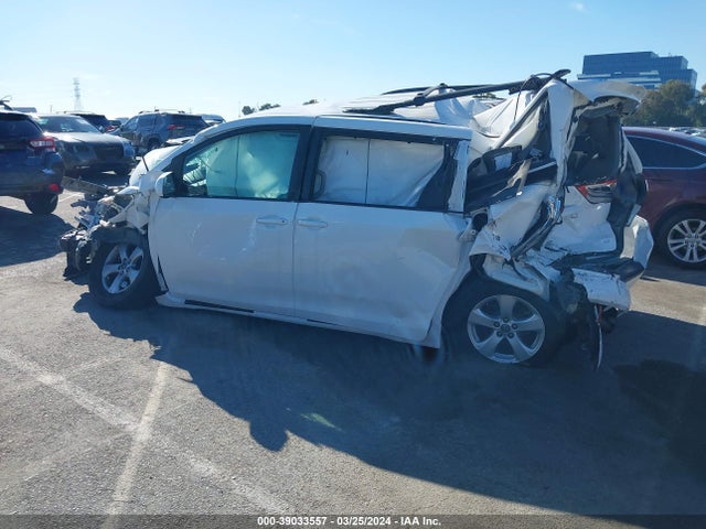Toyota SIENNA LE 2020 5TDKZ3DC6LS043327 Image 15