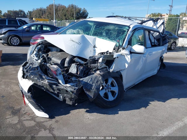 Toyota SIENNA LE 2020 5TDKZ3DC6LS043327 Image 2