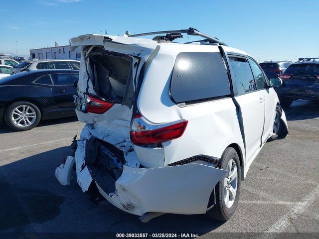 Toyota SIENNA LE 2020 5TDKZ3DC6LS043327 Image 4