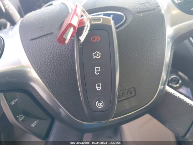 1FMCU0J94FUA26810 Ford Escape Titanium