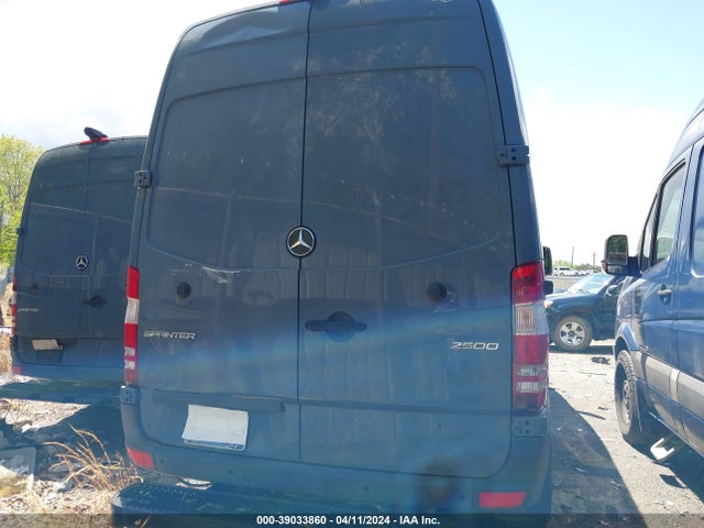 WD3PE7CD5JP643499 Mercedes-Benz Sprinter 2500 Standard Roof V6