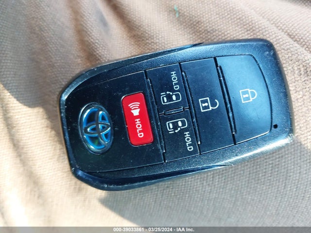 Toyota SIENNA LE 2022 5TDKSKFC7NS044288 Image 11