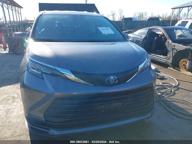 Toyota SIENNA LE 2022 5TDKSKFC7NS044288 Image 12