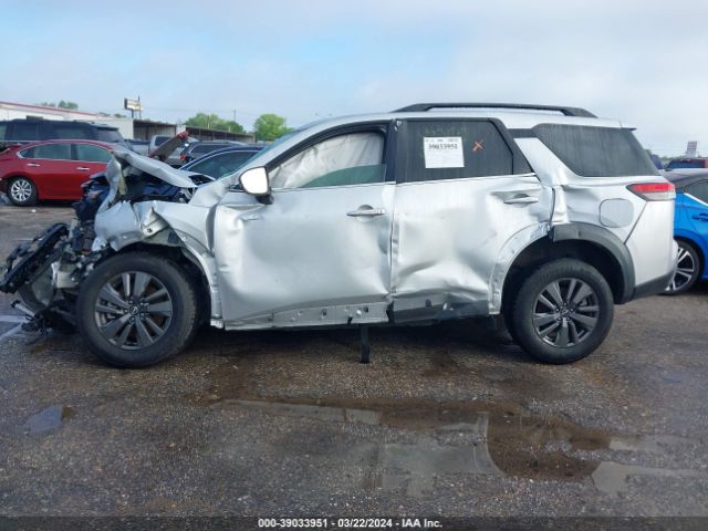 5N1DR3BA2NC214441 Nissan Pathfinder Sv 2wd